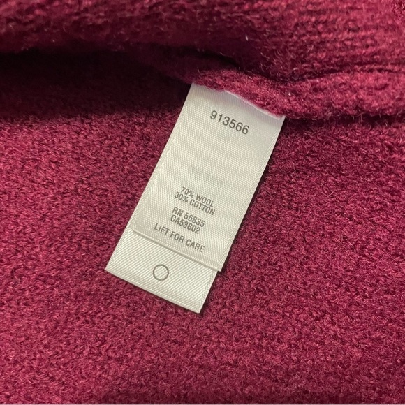 Cabela's Cardigan Sweater Women's L
Wool Blend Maroon Thick Warm - Picture 6 of 8